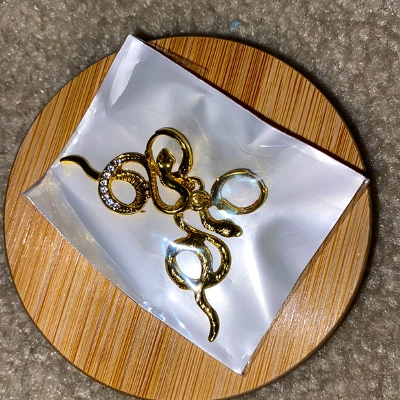 Gold dangly snake earrings - Picture 1 of 2